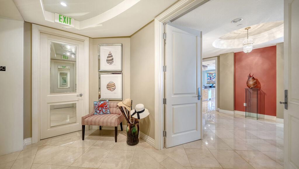 Private Foyer Entry
