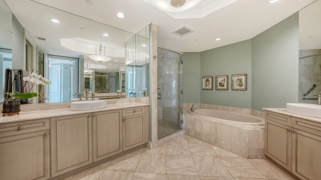 Gracious Primary Bath